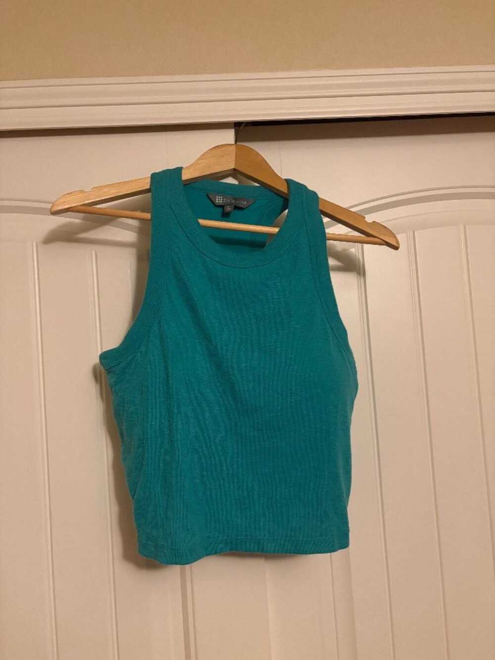 Title Nine Cropped Tank Top Large Green Ribbed Built In Bra With Pads Racerback